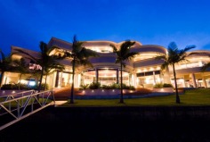 "Sails" is the epitome of luxury, light and space. Set on a waterfront estate of 5,371m2 in the secure Hope Island Resort, this mega-mansion provides flawless standards of luxury. The home boasts vast living spaces, and offers the ultimate in comfort and splendour, with every detail meticulously taken care of.

The four-level residence is the ultimate in visual appeal, displaying architectural brilliance at it's best. Soaring ceilings and incredible water views take your breath away at every turn. Yet with all of it's stunning and lavish features, this is a residence that provides practical living and splendid seclusion. 

-	5,371m2 grounds with 176 metres of water frontage
-	2709m2 approx living space
-	Deep water mooring
-	Six separate living areas
-	Magnificent dedicated dining room
-	Superb commercial-grade kitchen
-	Two grand master suites
-	Five double bedrooms, all ensuited
-	Fully-self-contained penthouse on top level
-	Ten seat fully-equipped tiered theatre
-	Office suite with boardroom
-	Swarovski crystal chandeliers throughout
-	Outdoor entertaining areas including sweeping terraces and custom-built Bali hut

No FIRB approval is required for overseas buyers.

Only an inspection can truly reveal what this palatial home has to offer. View the online video to get a glimpse into this wondrous abode (click on online or virtual tour to view).