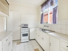 
Bedrooms 2 Bathrooms 1 Car Spaces 1 
29/28 Fulton Street

Positioned quietly at the rear of an established well regarded block this top floor, two bedroom apartment is spacious, secure and just a short walk to transport, parklands and the buzz of Carlisle and Chapel Street bars and cafes.

-	2 large bedrooms main with built-in robes
-	Generous living and dining combined
-	Functional central kitchen 
-	North/West facing balcony 
-	Bathroom with laundry facilities 
-	Separate toilet 
-	Ample storage space 
-	Undercover car park 

Ideal for either a first home buyer or astute investor.

Bedrooms		2
Bathrooms		1
Off Street Parking		1