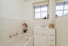 5/176 Melbourne Avenue Glenroy VIC 3046 Set in leafy spacious garden surrounds this first class classic colonial style 1 bedroom apartment. Being a short stroll to major shopping centre and railway station, it is a must see for 1st home buyers. Empty nesters or investors. Split system heating/air, gas appliances, separate shower recess, separate toilet and large laundry together with light filled. North facing kitchen/meals area make this solid brick strata apartment unique and would suit the most fastidious home buyer.