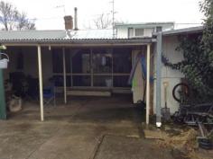  27 Chantry Street Goulburn NSW 2580 Located in a quiet cul-de-sac with established homes Close to schools, CBD, butcher and convenience store 2 bedroom, semi-detached with wood heating Ready for your own touch Great starter or investment Rear lane access 