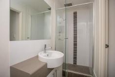  35 MERCURY STREET Carlisle WA 6101 MODERN HOME OPPOSITE PARK * JUST MOVE IN! HOME OPEN Saturday 12noon to 12.45pm 