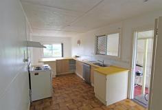 307 McCoombe Street, Mooroobool, QLD 4870 - House For Rent - Zoom Real Estate - Cairns Tropical Far North Queensland (FNQ) Australia