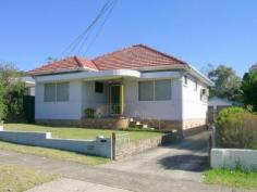 109 Georges River Road 3 Bedroom home * Separate dining and family room * Level yard * Single garage * Handy location   
