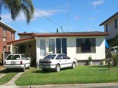  31 Reynolds Ave Labrador QLD 4215  Make no mistake this property wonâ€™t last long so be quick to secure an inspection! Itâ€™s simply irreplaceableâ€¦â€¦â€¦. For more details, please contact Listing Agent Kathy Simmons 0406 162 623 Property Details Bedrooms        2 Bathrooms        1 Car Ports        1 