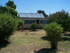  17 Ogle Avenue Quirindi Quirindi NSW 2343 Older style 3 bedroom home, walking distance to swimming pool and oval. Lounge Room with R.C. split system air-conditioning. Dining Room, Kitchen, Gauzed-in area at the rear of the home and a small office/hobby room opposite that gauzed area. Bathroom and Laundry are under cover outside. Carport and Garden shed on 841m2 block. If you are after a cheapie then this is it . 