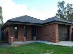 6 Farrall Court Mansfield VIC 3722 Brand new brick veneer home in a newly established quiet court. Comprising 3 bedrooms plus a study, the master bedroom has an ensuite and a walk in robe, open plan kitchen and living and a separate lounge. The property has a lock up garage under roof line with low maintenance surrounds.