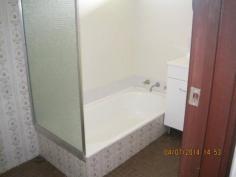 4/78 ROBERTS ROAD RIVERVALE WA 6103 2 Bedroom, 1 Bathroom, separate Lounge, Kitchen. 
 Small easy care Backyard. 