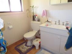 31 Windmill Rd Chinchilla QLD 4413 2 bedroom home on 850m2 allotment
 Open plan kitchen, dining & lounge room - large split system air con in living areas & bedrooms
 Both bedrooms have built in cupboards
 Renovated bathroom
 Powered 3 bay shed 
 Approx 3,000 gallon rain water storage tank
 Full length front & back patio
 Fully fenced yard
 Currently rented for $360 per week
 This home is worth an inspection - Inspect now before its too late. 