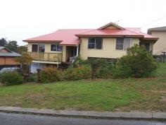 3 Rushton st denmark WA 6333 • 3x1 within easy walk to town, hospital, park.
 • Storage room, BIR’s Semi ensuite 2 WC’s
 • Open plan, light bright & airy, morning sun deck
 • Well maintained, easy care with Large carport