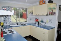  Ambarvale, NSW 2560 This 3 bedroom brick veneer house is in great condition and contains 
polished timber floors, large open plan lounge and dining rooms, modern 
kitchen, updated bathroom, built-ins, air conditioner unit, ceiling 
fans, combustion fireplace and a single garage. All this is set on a 
huge 715sqm parcel of land close to schools, shops and transport. Call 
Macquarie Real Estate Casula today for further details or to make your 
own private viewing appointment.				 
