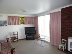 Great investor or 1st home or unit alternative.
Low maintenance 3 bedroom home 
This home has had the traditional weatherboards replaced wit...