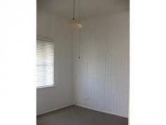  26 McGregor Tce STANTHORPE Qld 4380 Set on a fully fenced 1012 sqm block near the hospital and not far from town this very neat home features three bedrooms, near new bathroom, modern kitchen, good floorcoverings and paint and much more.  Inspection is by appointment, so contact Sally Rowen on 0417 633 969 to arrange. General Features Property Type:   House Bedrooms:   3 Bathrooms:   1 Land Size:   1012 m² (approx) Indoor Built in Wardrobes Outdoor Carport Spaces:   1 Fully Fenced 