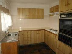 25 Wangaree St Coomba Park NSW 2428 COOMBA PARK COTTAGE !! John Loadsman John Loadsman john@noblerealty.com.au 0418 239 237 * If you are looking for a lay back lifestyle then this well presented 2 bedroom cottage is for you * 2 minutes drive to local boat ramp & jetty * Lounge room , u shaped kitchen, 1 bathroom & large carport with extra room for boat & trailer * Rear balcony , full colourbond fenced back yard with garden sheds and vegie gardens * A perfect weekender or getaway , priced to sell