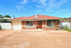  25 Kennett Pl Dawesville WA 6211 Property ID: 1P3047 
 	THIS ONE'S A RIPPER - WITH GRANNY FLAT!
 
				 
 Price: $389,000 
 
 SECOND CHANCE! DON'T MISS OUT!!! 
 
Located on a fantastic 732sqm block just a short walk to the estuary is 
this well presented 3 bedroom 1 bathroom home. Set in a quiet location 
in the sought after Old Dawesville this property represents excellent 
value and would make a ripper holiday home, first home or permanent 
residence! 
 
WHY I THINK YOU SHOULD BUY THIS HOME... 
 
* Open plan living and dining area with split system air conditioner 
* Separate front lounge / sitting room perfect for reading a good book 
* Absolutely immaculate presentation inside and outside the home 
* Single lock up garage and a lovely gable patio for entertaining 
* Side access to huge powered workshop with lean to for boat / van 
* BONUS granny flat with kitchenette and its own bathroom! 
* Easy care reticulated native gardens and gas instant hot water 
 
All this at an affordable price just minutes to schools, shops, beaches 
and golf course mean you will kick yourself if you miss out on this 
one!!! 
 
Phone exclusive agent Jo-Ann Yandle TODAY! 