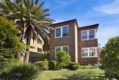 2/699a Old South Head Road, Vaucluse Peacefully positioned to the rear of a block of four, this charming 
ground floor apartment is bathed in sunlight and features large corner 
windows framing views over the leafy common garden beyond. Located on 
the edge of Diamond Bay and featuring direct access through the garden 
to child-friendly Kimberley Reserve, it's a 300m stroll to Rose Bay 
North village shops, ocean parkland and scenic coast walks. 
 
* Charming block of 4 near the corner of Military Rd 
* Whisper-quiet setting to the rear of the block 
* Entry hall, polished timber floors, ornate ceilings 
* 2 double beds, king sized main with built-in robes 
* Spacious living room, bright modern eat-in kitchen 
* Fresh modern bathroom, integrated laundry 
* Windows on three sides, one small common wall 
* Direct access to lush common garden and reserve 
 