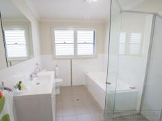 2/25 Sinclair Street   East Maitland   NSW  2323 Within 100 metres to the local Golf course this property is perfect for the retiree or investor. Built just 1 year ago this brick and tile low maintenance residence comes with 3 generously sized bedrooms. The main with his and her built ins plus a huge walk in robe which is plumbed and easily converted to ensuite. There is a great size formal living and an outdoor alfresco area. Extra features include, Dbl garage with internal access, ducted a/c, low maintenance gardens and gas cooking. Enquire today for your inspection - 3 bed 1 bath 2 car  - 1 year old  - 100 meters from golf course  - Low maintenance gardens  - Formal living and outdoor alfresco area 