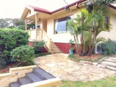  141 Barrenjoey Rd Mona Vale NSW 2103 
 This four-bedroom, double storey home is set on a large elevated, 
leafy block.... The home features light-filled living spaces, inviting 
alfresco entertaining areas and a fully fenced back yard and loads of 
off street parking. Wake up to lovely ocean and headland views, before 
enjoying a leisurely stroll to nearby Mona Vale Beach, one of Sydney’s 
most popular beaches, and Mona Vale's Cafes, Restaurants and Boutiques. 

 • Extensive front garden, tool shed and huge driveway between house and road
 • Brand new oven, cook top and hot water system
 • On main transport routes to city including L90 and E88, walk to Mona Vale 
 and Newport Village centres 
 • 2 large bathrooms with bath and shower plus extra toilet
 • Laundry with storage space and separate linen cupboard
 • 4 large bedrooms with wardrobe space and ocean views
 • Master bedroom with massive walk-in wardrobe
 • Spacious lounge and dining room with storage space
 • Separate large family room
 • Pet friendly
 • Excellent enclosed garden, large deck and large garage with storage
 
 Long term lease available now 

 For enquiries, or to view by appointment, please call Di Langford: (02) 9918 7888
 or Email: di@oneagency.com.au 
 
