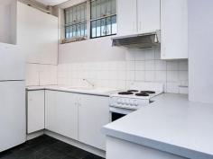 402/34 Wentworth St Glebe NSW 2037 Ideal Investment with Great Views! Open
 plan with scope for improvement combines living and dining areas that 
flow onto your private balcony with city views. Featuring two bedrooms, 
updated modern kitchen, bathroom and storage. Glebes eclectic lifestyle 
at your doorstep with cafés and restaurants, Broadway shopping centre 
and city close by!   Property Snapshot Property Type: Apartment