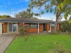  107 Thomas Mitchell Rd Killarney Vale NSW 2261 Situated in a popular family suburb close 
to schools, shops and transport is this home. Inside is a good sized 
main living and dining area, three comfortable bedrooms, well-appointed 
kitchen and bathroom. The rear yard is leafy with plenty of room to 
play. This home is great value and will not last long! Call now to 
arrange your inspection!!! 
 
   
 
 Property Snapshot 
 
 
 
 Property Type: 
 House 
 
 
 Construction: 
 Brick 