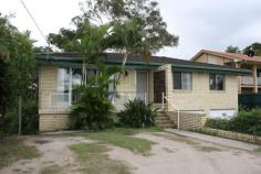  12 Pimelea Street Everton Hills Qld 4053 Busy Road, Big House! This 2 level brick home is huge. There are 4 bedrooms with built in robes, downstairs rumpus/family room, double lock up garage, sunroom, modern kitchen and 2 bathrooms.   It is close to schools, transport and shops. Sorry, no pets. 