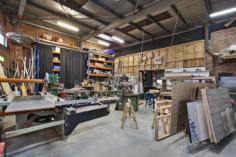 4-6 Salisbury St Botany NSW 2019 Set on 350 sqm this quality industrial warehouse is offered with both an existing tenant or as vacant possession. Warehouse space ground floor approximately 220 sqm.  Office upstairs approximately 80 sqm. 4 car parking spaces at the front of the property.  Two (2) street frontage. INSPECTIONS STRICTLY BY APPOINTMENT  CONTACT:    STEVE PAPPAS  0438 355 555