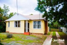  22 Warren Street, Nyngan NSW 2825 Property Summary 	 Date added: 15.5.2014 Bedrooms: 	 3 Bathrooms: 	 1 Car space: 	 - Category: 	 House 