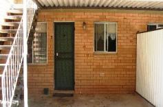  4/17 Surf St Port Macquarie NSW 2444 Neat and tidy 2 bedroom unit with built-in robes, older style kitchen, 
combined bathroom with laundry area, walking distance to the beach and 
shops, single car space, quiet block and would suit single person on a 
budget! 