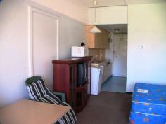 404/355 Main St Kangaroo Point QLD 4169 These fully furnished & equipped studio apartments have all the amenities of most units twice their price. Air conditioning, pool, balcony etc. These views might cost you three times the price elsewhere. Located right by the river with excellent access to the ferry and walkways to Southbank and beyond. Extra Features Fantastic location. Pool & sun deck. Rear gate onto river walkway. Close to all universities. Walk into City or Valley Call us today on: (07) 32498888 to arrange your inspection.