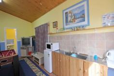 25 Kennett Pl Dawesville WA 6211 Property ID: 1P3047 
 	THIS ONE'S A RIPPER - WITH GRANNY FLAT!
 
				 
 Price: $389,000 
 
 SECOND CHANCE! DON'T MISS OUT!!! 
 
Located on a fantastic 732sqm block just a short walk to the estuary is 
this well presented 3 bedroom 1 bathroom home. Set in a quiet location 
in the sought after Old Dawesville this property represents excellent 
value and would make a ripper holiday home, first home or permanent 
residence! 
 
WHY I THINK YOU SHOULD BUY THIS HOME... 
 
* Open plan living and dining area with split system air conditioner 
* Separate front lounge / sitting room perfect for reading a good book 
* Absolutely immaculate presentation inside and outside the home 
* Single lock up garage and a lovely gable patio for entertaining 
* Side access to huge powered workshop with lean to for boat / van 
* BONUS granny flat with kitchenette and its own bathroom! 
* Easy care reticulated native gardens and gas instant hot water 
 
All this at an affordable price just minutes to schools, shops, beaches 
and golf course mean you will kick yourself if you miss out on this 
one!!! 
 
Phone exclusive agent Jo-Ann Yandle TODAY!
