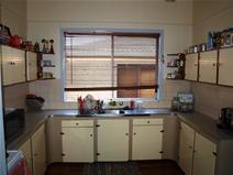 17 Batar Creek Rd Kendall NSW 2439 ONE OF A KIND $375,000 Situated
 right next door to the Kendall showground, and only a couple of minutes
 walk to the village shops, is this delightful 1.07ha (2.5ac) property. 
The home consists of three bedrooms, two living areas and two and a half
 bathrooms. The original country styling is just delightful. Loads of 
shedding and stables for the horses. Perfect location and property for 
the horse enthusiast.  Property Type House Property ID 11090109286 Street Address 17 Batar Creek Road Suburb Kendall Postcode 2439 Price $375,000 Land Area 1.07 ha Air Conditioning Fire Place 