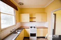  22 Warren Street, Nyngan NSW 2825 Property Summary 	 Date added: 15.5.2014 Bedrooms: 	 3 Bathrooms: 	 1 Car space: 	 - Category: 	 House 