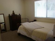 2/33 holmesdale rd woodbridge WA 6056.3
 bedroom villa with semi ensuite offering ducted air, separate lounge, 
kitchen/dining, BIR in all bedrooms, small garden with store room and 
single lock up garage. Walking distance from Woodbridge train station and in a complex of only 4. Strata fees $205p/q. For more information or to view please call Nathalie on 0414 644 972