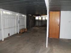 34 Brazier st denamrk WA 6333.2 bedrooms plus a sleep out 
 
Open plan dining/kitchen, separate dining room, family & lounge room 
 
Large carport/storage room, 1012m2 block, back lane access 
 
Old features retained, renovator’s delight