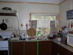 30 High St Cobargo NSW 2550 VALUE BUYING L5295. This neat and 
tidy 3 bedroom home has open plan living with wood and gas heating. 
Features include 1 1/2 garages, near level grounds and quiet street. At 
this price, look today.   Property Snapshot Property Type: House Land Area: 889 m2