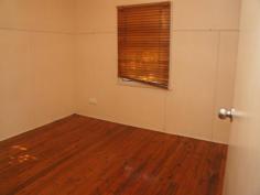  52 Central St Labrador QLD 4215 This cute Labrador cottage wont last long. - 3bedrooms - 1 bathroom - carport - separate Lounge - Kitchen Currently tenanted till December 2014 But as an investor and renovate later and Live in or onsell. 