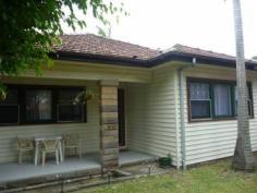  69 Wyong Rd Killarney Vale NSW 2261  2 good sized bedrooms with smaller 3rd or study. 
Full brick front fence with gate give privacy. Large garage & 
workshop area will appeal to 'the man of the house' or convert to a 
granny flat.
			
				
			 