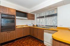 14 Ryan Ave Maroubra NSW 2035 Perfectly positioned in a secluded cul-de-sac in a well sought after location. 
 
Easy access to public transport, local shopping centres, quality schools, parks and beaches. 
 
* Four double bedrooms/built-in & walk-in robes 
* Main bathroom plus en-suite 
* Double lock-up garage with internal access 
* Land (approx 540 sq mtrs) 
* Additional enclosed entertaining 
* Formal and informal living areas + study 
* Family sized kitchen with casual dining 
* Home office/study 