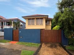  309 Cornwall Street GREENSLOPES   Qld   4120 Quality living for students and professionals alike! * Owner pays electricity, gas, water, Foxtel and Internet. * Large A/C Rooms fully furnished with own TV * Open plan layout, Modern Kitchen. * 2 Storey - 6 Bedrooms and 2 bathrooms * Full electronic keypad access system. * Airconditioning and Foxtel in every Room Centrally located - close to Shopping Options, Bus and Cafés at Stones Corner, PA Hospital, Buranda Centro etc... 