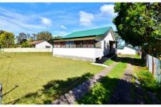  200 Buff Point Ave Buff Point NSW 2262 Such a commanding position opening onto prime waterfront reserve is this charming cottage. The property boasts 2 large bedrooms plus extra sunroom/study, neat kitchen with seperate lounge/living area plus original bathroom. Also includes rear garage with HUGE workshop for extra storage. Sorry no pets. 