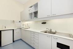 3/126-128 Avoca Street Randwick NSW 2031 Investment opportunity 
for sale with a solidly placed tenant.  Established top end dental 
surgery with secure long term lease situated in this prestigious 
Randwick address only a short stroll to the main shopping hub. Annual 
rental is $41,600  ($800 per week) Surgery has two (2) professionally 
set up consultation rooms as well as a large open plan reception – 
waiting room as well as a Galley style kitchen.      Tremendous 
opportunity. INSPECT:     Sats:   10.00 – 10.30 am CONTACT:   STEVE PAPPAS 0438 355 555 