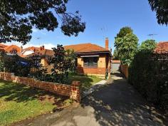 6 Smith St Claremont WA 6010 PERFECT STARTER 
 
 Be prepared to be delighted from the moment you 
step through the front door of this home . A classic case of not judging a book by its 
cover, this property has been thoughtfully renovated and brought up to a 
standard rarely seen from this era. The accommodation includes two separate living spaces - a 
north facing warm and well lit lounge which features a gas log fire for those 
cooler winter nights, and a living area at the rear of the home, which is 
ideally situated off the modern kitchen/meals room and leads to the covered 
alfresco area. The two bedrooms are fresh and bright with built in robes ideally suited to 
their spaces. An absolute bonus is the large private and secure back yard. It 
has an undercover paved outdoor entertaining area, making it the ideal place to 
spend lazy afternoons. The home is a duplex on its own Green Title with an 
approximate land holding of 440m². If you are looking to get a foothold in 
the area, downsize or enjoy the convenience of apartment style living, with the 
bonus of a low maintenance back yard then you must see this home. 
 
 Property Features
 
 Air 
Conditioning •  Bath •  Close 
to Shops •  Close to 
Transport •  Fireplace(s) •  Gas 
Enabled •  Internal 
Laundry •  Level 
Lawn •  Modern 
Bathroom •  Modern Kitchen  •  
 