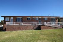  123 Pelham St Tenterfield NSW 2372 Taking full advantage of its elevated, prime position is this 
well-maintained brick and tile home enjoying extensive views over the 
township of Tenterfield. Bright and fresh with new carpet and blinds, 
this home has sun-filled living areas with an older style kitchen and 
meals alcove, large lounge with combustion heater and r/c air con, 4 
bedrooms; main with en-suite, office/ storeroom, spacious bathroom, 
separate toilet and laundry. Set on a 1249m² block with new colorbond 
fencing on 3 sides, there is a double garage in the backyard and as a 
bonus there is storage underneath the home. In excellent presentation, 
this well cared for home just needs your personal touch!
 