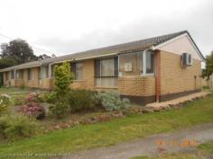 3/526 Albany Highway Albany WA 6330 CLOSE TAFE Renovated 2 bedroom unit in a small complex of
 3 with open plan lounge/dining/kitchen area, reverse-cycle 
air-conditioning,  combined laundry/shower/toilet and enclosed yard. 
 Both bedrooms are freshly painted and carpeted.  Just a short walk to 
TAFE, cinemas and close to great shopping facilities. No pets. Available
 21 August. (DN) 