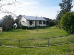 45 Lawrence Street, MYRTLEFORD, VIC Handy to the schools this affordable 3 bedroom home in Lawrence 
Street consists of a very large living area with a combustion wood 
heater and split system air conditioner, built in robes in all bedrooms,
 ensuite with spa (needs a new pump) in the main, upgraded kitchen with 
dishwasher, gas cooktop and electric oven, outdoor decked area and the 
roof has been replaced where needed. On a large corner block with plenty
 of front and back yard itâ€™s a good start for the young family. 

					 Features Gas stove Oven Dishwasher Electric hot water system Air conditioning 