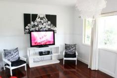  309 Haly St Kingaroy QLD 4610 Beautifully Renovated and Ready to Sell! 5 1 6 Set
 on a large 1211m2 block, this home has been beautifully renovated 
without losing any of the original character and charm. A robust & 
roomy chamfer board home, coupled with a huge 15m x 7m Shed this is a 
perfect opportunity to just walk into a property that offers everything 
for “Him & Her”! Features include: -Natural light filled kitchen with adjoining dining -Spacious lounge room -Polished timber flooring throughout -Wood Heater in living area -3 double sized bedrooms -Optional 4th bedroom or office -Guest retreat or Rumpus with toilet & plumbing for shower -Split cycle air-conditioning in living -15m x 7m Shed with power -Enclosed carport with auto roller door -Freshly painted inside & outside -Fully fenced This
 property is filled with features and plenty of potential. You will be 
amazed by the amount of living, and the size of the shed all whilst 
still providing plenty of backyard. Call or email now for an inspection!!  Inspection Times Contact agent for details Land Size 1211 m2 