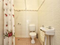 138 Carnarvon Rd Schofields NSW 2762 TIDY 2 BEDROOM COTTAGE ON A HUGE BLOCK....26 METER FRONTAGE.....HUGE GROWTH AREA OF SCHOFIELDS... 138 Carnarvon Road Schofields NSW 2762 Inspections Inspections by appointment only. Set
 on a large level 1000m2 plus block is this neat 2 bedroom home in a 
very rural setting.....if you like a rural setting peace & privacy 
and room to move than this property could be for you.....call now to 
inspect