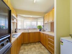 4/2 Dick Street Castlemaine Vic 3450 Comprised of separate lounge with gas heating. Kitchen gas cooking and 
HWS, abundant storage cupboards, and adjoining meals area, two bedrooms -
 queen size, with built in robes, bathroom and separate laundry 
facilities. Outside there is a brick paved courtyard and a single 
carport for off street parking. The property is all fenced and situated 
approximately 
 1 km to Castlemaine's CBD and shopping centre. Located on bus route and very handy to market which is held each Saturday. 