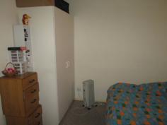  4/4-6 Dover Street Moree NSW 2400 4/4-6 Dover Street, Moree * 2 bedrooms with built in robes * Single garage * Bathroom with shower, bath & vanity * Currently rented for $205 per week General Features Property Type: Unit Bedrooms: 2 Bathrooms: 1 