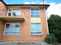  5/250 Gordon Street Footscray Vic 3011 Burnham Real Estate is proud to present this spacious apartment well 
located on the first floor at the front of the block. Includes two 
bedrooms, lounge with balcony, kitchen, gas stove plus under cover 
parking with additional car access from Sydney Street at the rear. 
Situated close to bus, train, schools, with easy access to Highpoint and
 Footscray shopping areas.  
 