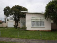  14 Whitta St Sebastopol VIC 3356 Property Code: RSTKRM Property Type: House Opportunity Never Knocks Twice Conveniently located close to a secondary school, primary school, shops and services, this home is sure to please. The open lounge and kitchen area is warmed by gas heating and the 3 bedrooms feature new window furnishings. Outside you will find a low maintenance and secure yard. Just move in – call now for an inspection. 
